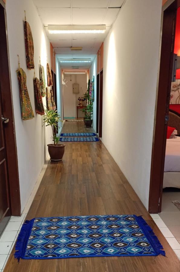 Forest Paradise Inn Teluk Bahang Private Malay Traditional House Concept Hotel By Wan ภายนอก รูปภาพ